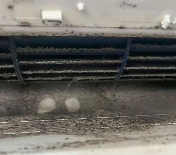 呼玛空调吹的风有股烧焦味是怎么回事